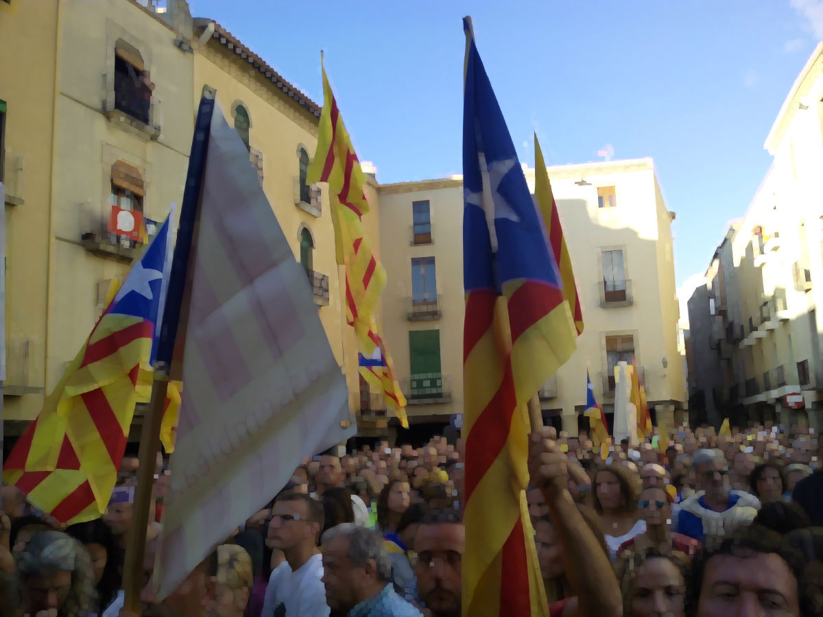 Com li expliques què passa?