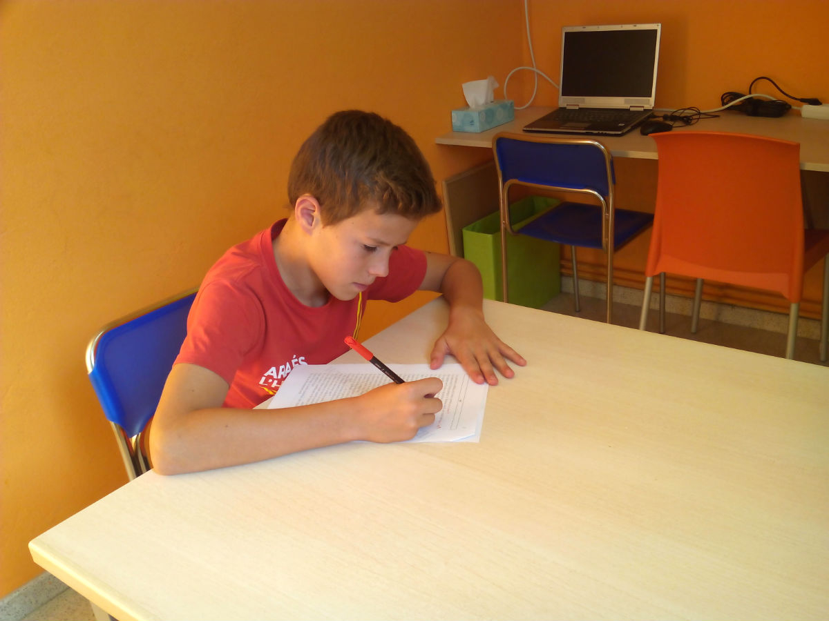 Seu bé i subjecta el paper, hi sortiràs guanyant